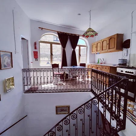 Traditional Maltese Townhouse In Casa de Férias